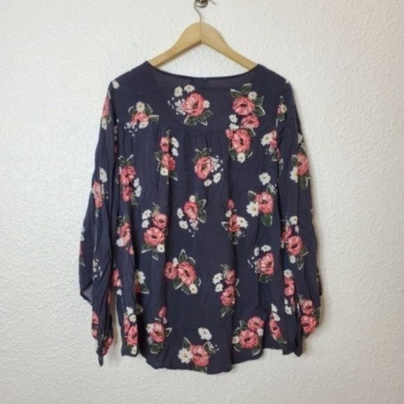 Torrid Floral Print Challis Cross Front Blouse - Picture 4 of 8